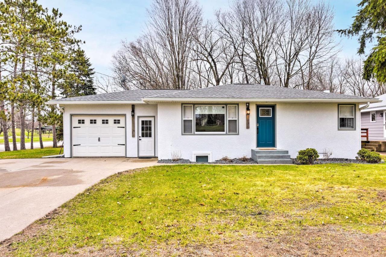 Charming Retreat With Deck - Walk To Lake Pepin Eksteriør bilde